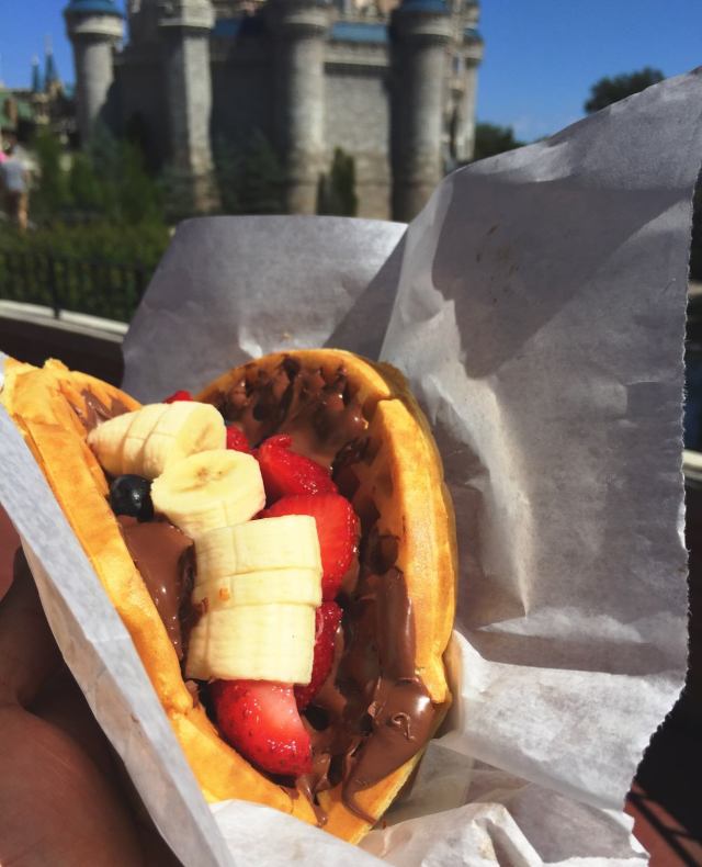 王室成员最喜欢的食物揭晓，从炸鱼薯条到女王最喜欢的巧克力饼干蛋糕_巧克力饼干做蛋糕_巧克力饼干蛋糕图片