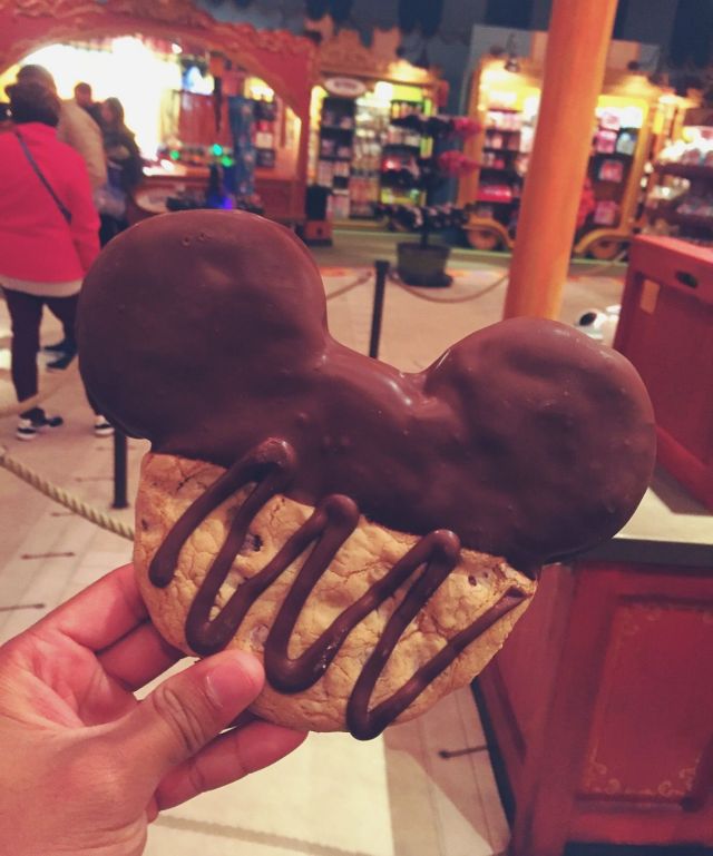 王室成员最喜欢的食物揭晓，从炸鱼薯条到女王最喜欢的巧克力饼干蛋糕_巧克力饼干做蛋糕_巧克力饼干蛋糕图片