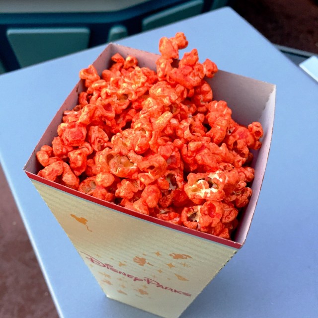 巧克力饼干蛋糕图片_巧克力饼干做蛋糕_王室成员最喜欢的食物揭晓，从炸鱼薯条到女王最喜欢的巧克力饼干蛋糕