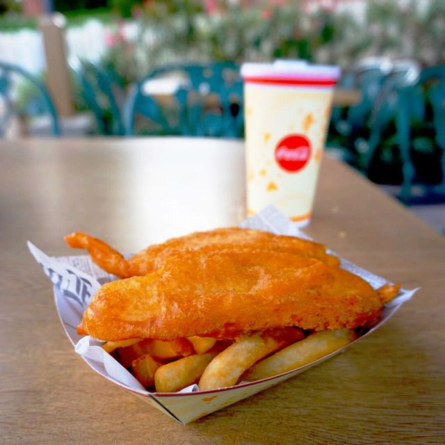 巧克力饼干蛋糕图片_王室成员最喜欢的食物揭晓，从炸鱼薯条到女王最喜欢的巧克力饼干蛋糕_巧克力饼干做蛋糕